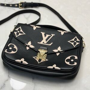 Fashion Inspired Black and Cream Crossbody Bag